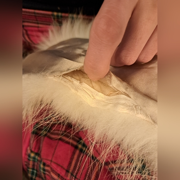 Real fur scarf shawl wrap, white fur with black tips, 40.5 inches long - Picture 11 of 15